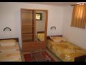 Apartments Dvor - 20 m from beach: A1(4+1) Turanj - Riviera Biograd  - Apartment - A1(4+1): bedroom
