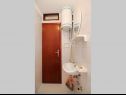 Apartments Mat - in a cosy stone house: SA1(2), SA2(2), SA3(2) Bol - Island Brac  - Studio apartment - SA2(2): bathroom with toilet