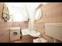 Apartments Mira - great location & free Bbq: A1(2+2), A2(2+1) Splitska - Island Brac  - Apartment - A2(2+1): bathroom with toilet