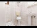 Apartments Adel - 70 m from beach: A1(4), A2(3+2), SA3(2), A4(4+2) Supetar - Island Brac  - Apartment - A2(3+2): bathroom with toilet