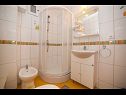 Apartments Miroslava - with pool: A1(4), A3(2+1), A4(5), A5(6+1) Okrug Gornji - Island Ciovo  - Apartment - A5(6+1): bathroom