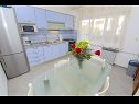 Apartments Ljuba - nice garden: A2(4+1) Plavi, A4(8+1), A1(2+2) Okrug Gornji - Island Ciovo  - Apartment - A4(8+1): kitchen and dining room