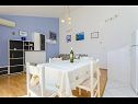 Apartments Ljuba - nice garden: A2(4+1) Plavi, A4(8+1), A1(2+2) Okrug Gornji - Island Ciovo  - Apartment - A2(4+1) Plavi: kitchen and dining room