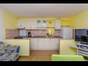 Apartments Ljuba - nice garden: A2(4+1) Plavi, A4(8+1), A1(2+2) Okrug Gornji - Island Ciovo  - Apartment - A1(2+2): kitchen