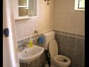 Apartments Stipan - 80 m from sea : A1(2), A2(2+2) Slatine - Island Ciovo  - Apartment - A1(2): bathroom with toilet