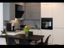 Apartments Hanka - great location & parking spot: A1(4) Crikvenica - Riviera Crikvenica  - Apartment - A1(4): kitchen and dining room
