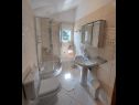 Apartments Tomislav A1 crni(4+1), A2 crveni(4+1), A3(5+1), A4(2+2) Selce - Riviera Crikvenica  - Apartment - A3(5+1): bathroom with toilet