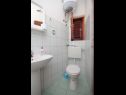 Apartments Darka - free parking A1 Mali(2+1), A2 Veliki(2+2) Zman - Island Dugi otok  - Apartment - A1 Mali(2+1): bathroom with toilet