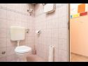 Apartments Gold - 300 m from beach: A1(2), A2(3+1) Stari Grad - Island Hvar  - Apartment - A2(3+1): bathroom with toilet