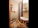 Apartments Emily - 50m from beach; A1(2), A2(2), A3(2), A4(2), A5(4+1) Vrboska - Island Hvar  - Studio apartment - A1(2), A2(2): bathroom with toilet