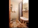 Apartments Emily - 50m from beach; A1(2), A2(2), A3(2), A4(2), A5(4+1) Vrboska - Island Hvar  - Studio apartment - A4(2): bathroom with toilet