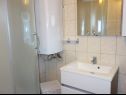 Apartments Miro A1(5+1) Medulin - Istria  - Apartment - A1(5+1): bathroom with toilet