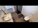 Apartments Grie - free parking: A1(2) Medulin - Istria  - Apartment - A1(2): bathroom with toilet