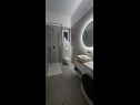 Apartments Ariana - central & comfy: A1(4) Porec - Istria  - Apartment - A1(4): bathroom with toilet