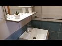 Apartments Marijo - with parking: SA1(2), A2(2+2), A3(2+2) Baska Voda - Riviera Makarska  - Apartment - A2(2+2): bathroom with toilet