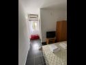 Apartments Bravo - 100 m from beach: A1(3+1), SA2(2), SA3(2+1), SA4(2+1), SA5(2+1), SA6(2+1), A8(2+2) Baska Voda - Riviera Makarska  - bedroom
