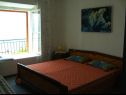 Apartments Inga - right at the beach: A1(2+3) Brist - Riviera Makarska  - Apartment - A1(2+3): bedroom