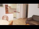 Apartments Mila - 2 bedrooms and free parking: A4(4), A5(5) Makarska - Riviera Makarska  - Apartment - A5(5): kitchen and dining room