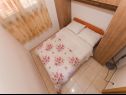 Apartments Srzi 1 - 200 m from sea: A4(2+2), A5(4) Makarska - Riviera Makarska  - Apartment - A5(4): bedroom