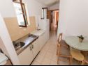 Apartments Srzi 1 - 200 m from sea: A4(2+2), A5(4) Makarska - Riviera Makarska  - Apartment - A5(4): kitchen and dining room
