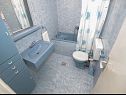 Apartments Srzi - 200 m from sea: A1(7+1), SA2(2), A3(2+1) Makarska - Riviera Makarska  - Apartment - A1(7+1): bathroom with toilet