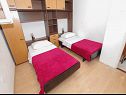 Apartments Srzi - 200 m from sea: A1(7+1), SA2(2), A3(2+1) Makarska - Riviera Makarska  - Apartment - A1(7+1): bedroom