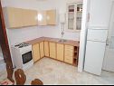 Apartments Srzi - 200 m from sea: A1(7+1), SA2(2), A3(2+1) Makarska - Riviera Makarska  - Apartment - A1(7+1): kitchen