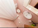 Apartments Srzi - 200 m from sea: A1(7+1), SA2(2), A3(2+1) Makarska - Riviera Makarska  - Studio apartment - SA2(2): bathroom with toilet