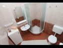 Apartments and rooms JoviZe - free parking R1(2+1), R2(2+1), R3(2), A4(2+2), A5(2+2), A6(2+2), SA7(2) Makarska - Riviera Makarska  - Apartment - A5(2+2): bathroom with toilet