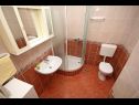 Apartments and rooms JoviZe - free parking R1(2+1), R2(2+1), R3(2), A4(2+2), A5(2+2), A6(2+2), SA7(2) Makarska - Riviera Makarska  - Apartment - A6(2+2): bathroom with toilet