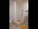 Apartments Sve - with parking : A2(2+2) Makarska - Riviera Makarska  - Apartment - A2(2+2): bathroom with toilet