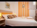 Apartments Sve - with parking : A2(2+2) Makarska - Riviera Makarska  - Apartment - A2(2+2): bedroom