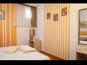 Apartments Sve - with parking : A2(2+2) Makarska - Riviera Makarska  - Apartment - A2(2+2): bedroom