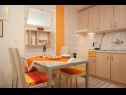 Apartments Sve - with parking : A2(2+2) Makarska - Riviera Makarska  - Apartment - A2(2+2): kitchen and dining room