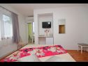 Apartments and rooms JoviZe - free parking R1(2+1), R2(2+1), R3(2), A4(2+2), A5(2+2), A6(2+2), SA7(2) Makarska - Riviera Makarska  - Room - R3(2): bedroom