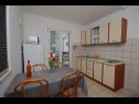 Apartments and rooms JoviZe - free parking R1(2+1), R2(2+1), R3(2), A4(2+2), A5(2+2), A6(2+2), SA7(2) Makarska - Riviera Makarska  - Apartment - A4(2+2): kitchen and dining room