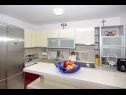 Apartments Rose - comfy deluxe : A1(4) Makarska - Riviera Makarska  - Apartment - A1(4): kitchen