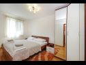 Apartments Rose - comfy deluxe : A1(4) Makarska - Riviera Makarska  - Apartment - A1(4): bedroom