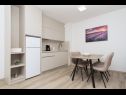 Apartments Mari - 40m from the beach: A1(4+2) , A2(2+2), A3(2+2), A4(2+2), A5(2+2), A6(4+2) Makarska - Riviera Makarska  - Apartment - A3(2+2): kitchen and dining room