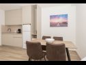 Apartments Mari - 40m from the beach: A1(4+2) , A2(2+2), A3(2+2), A4(2+2), A5(2+2), A6(4+2) Makarska - Riviera Makarska  - Apartment - A5(2+2): kitchen and dining room