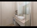 Apartments Mari - 40m from the beach: A1(4+2) , A2(2+2), A3(2+2), A4(2+2), A5(2+2), A6(4+2) Makarska - Riviera Makarska  - Apartment - A6(4+2): bathroom with toilet