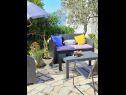 Apartments Viki - seaview & garden terrace: A1(6) Makarska - Riviera Makarska  - garden terrace
