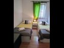 Apartments Viki - seaview & garden terrace: A1(6) Makarska - Riviera Makarska  - Apartment - A1(6): bedroom