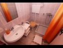 Apartments Ruz - near beach: 1 - A 301(4+1), 2 - A 204(4), 3 - SA 101(2), 4 - SA 102(2), 5 - SA 103(2+1), 6 - SA 104(2), 7 - SA 105(2), 8 - SA 201(2+2), 9 - SA 202(2+1), 10 - SA 203(2) Zaostrog - Riviera Makarska  - Studio apartment - 7 - SA 105(2): bathroom with toilet