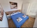 Apartments Gogi - 100 m from beach: A6(4+1), A1(2+1), A2(2+1), A8(4+2) Zivogosce - Riviera Makarska  - Apartment - A8(4+2): bedroom