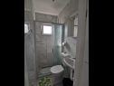 Apartments Gogi - 100 m from beach: A6(4+1), A1(2+1), A2(2+1), A8(4+2) Zivogosce - Riviera Makarska  - Apartment - A6(4+1): bathroom with toilet