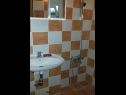 Apartments Zorica - with view: A1(4+1), SA2(2+1), SA3(2+1), SA4(2+1), A5(10+1) Marusici - Riviera Omis  - Apartment - A1(4+1): bathroom with toilet