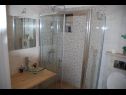 Apartments Sima - comfortable family apartments A1 Šima(4+2) Omis - Riviera Omis  - Apartment - A1 Šima(4+2): bathroom with toilet