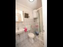 Apartments Branka - at the beach: A1(4), SA2(2) Stanici - Riviera Omis  - Studio apartment - SA2(2): bathroom with toilet