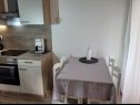 Apartments Mare - 50 m from beach: A1 Mijo (6+1), A2 Petar (2+2), A3 Katja (2+2) Mandre - Island Pag  - Apartment - A2 Petar (2+2): kitchen and dining room